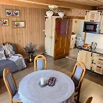 Dzianiszowka - Basen Jacuzzi Sauna شقة Dzianisz