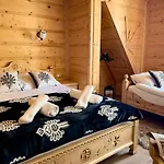 Dzianiszowka - Basen Jacuzzi Sauna شقة Dzianisz