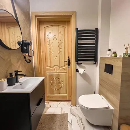 Dzianiszowka - Basen Jacuzzi Sauna Apartmán *